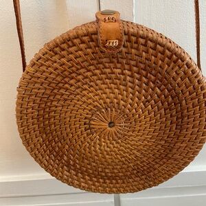 Round Woven Tan Crossbody Bag Excellent shape NWOT